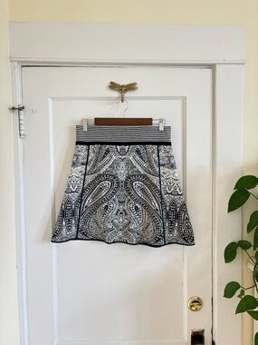 Title Nine‎ Heavy Knit Black and White Paisley A-Line Mini Sweater Skirt Small